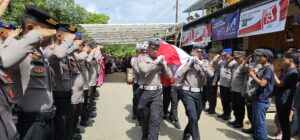 Polres Sinjai Gelar Upacara Penyerahan Jenazah Almarhum Aiptu H.Lukman