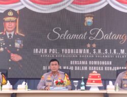 Kapolda Sulsel Panen Raya Jagung Dan Kunjungi Pembagian Makanan Bergizi Gratis Di Pammana, Kabupaten Wajo.