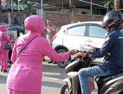 Tingkat Kepedulian Kepada Masyarakat, Polsek Tempe Dan Bhayangkari Ranting Tempe, Bagi Sembako Dan Takjil Di Bulan Ramadhan