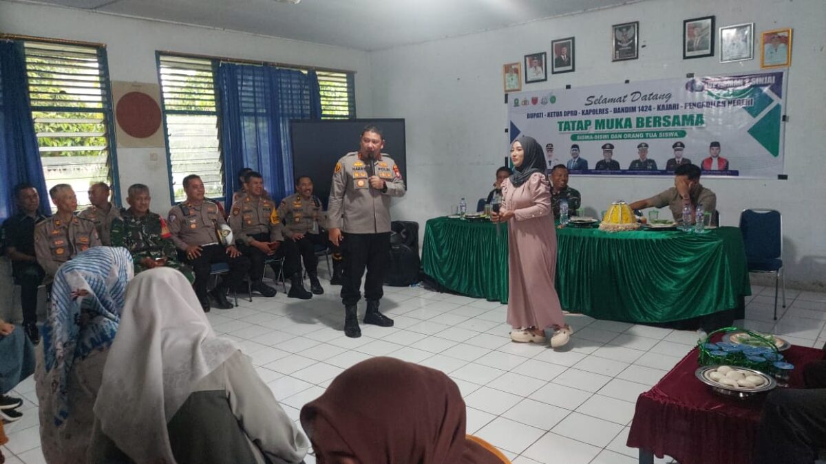 Kapolres Sinjai Kunjungi SMAN 2 Sinjai Dalam Program Pembinaan Karakter Pelajar