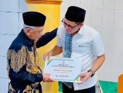 Ketua DPRD Makassar Serahkan Bantuan Masjid Saat Safari Ramadhan Di Antang