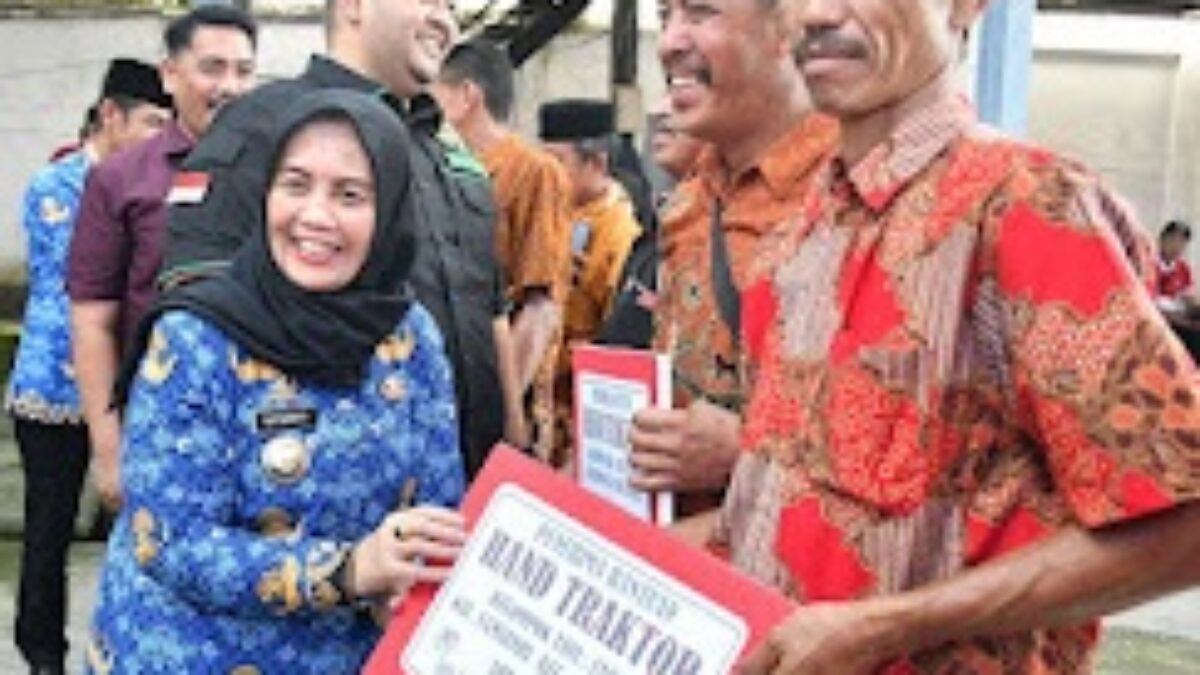 Terima Bantuan Alsintan Untuk Kelompok Taninya, Kades Bonto Beri Apresiasi Kepada Bupati Sinjai