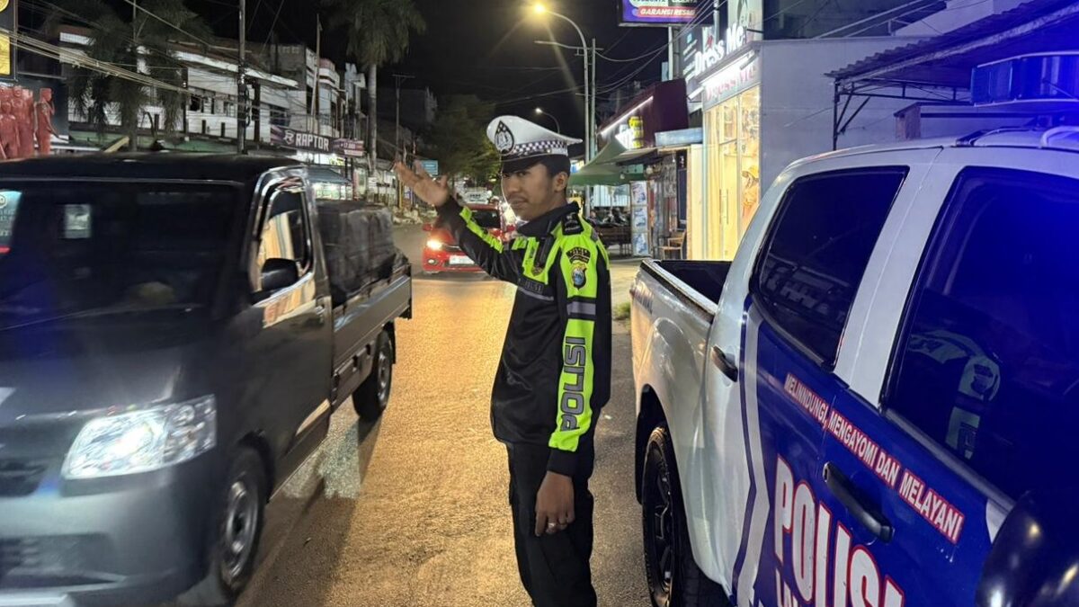 Ciptakan Rasa Aman Di Jalan Raya, Satlantas Polres Wajo Intensifkan Blue Light Patrol,