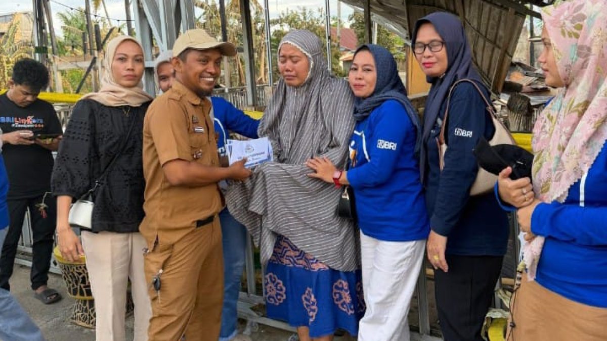 Brilinkers Yassiwajori Salurkan Bantuan Kepada Korban Kebakaran Di Desa Soro