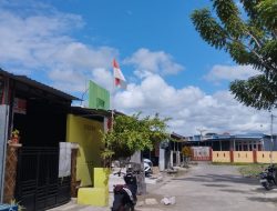 Hanya Satu Rumah Yang Pasang Bendera Merah Putih Di BTN Lappa Mas Sinjai. Ternyata Ini Pemiliknya.
